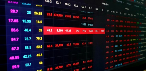 Giá giảm mạnh, chứng khoán kích hoạt bán tháo - Ảnh 2. Giá giảm mạnh, chứng khoán kích hoạt bán tháo - Ảnh 2.