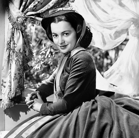 Olivia de Havilland - nữ diễn viên Cuốn theo chiều gió qua đời ở tuổi 104 - Ảnh 1. Olivia de Havilland - nữ diễn viên Cuốn theo chiều gió qua đời ở tuổi 104 - Ảnh 1.
