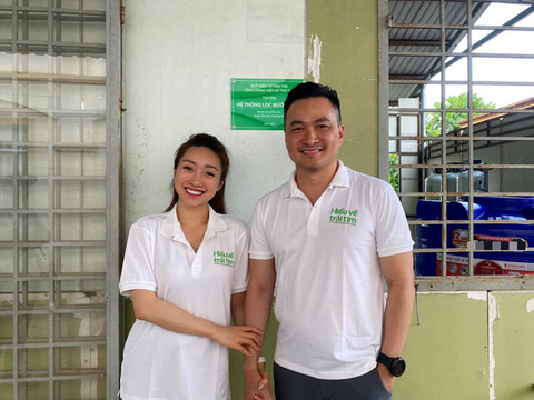 Dịch COVID-19, nghệ sĩ làm từ thiện: Mổ tim cho trẻ em, mổ mắt cho người nghèo - Ảnh 2. Dịch COVID-19, nghệ sĩ làm từ thiện: Mổ tim cho trẻ em, mổ mắt cho người nghèo - Ảnh 2.