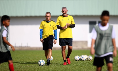Từ 3.000 thí sinh, Học viện Juventus Việt Nam chọn ra 36 cầu thủ để đào tạo - Ảnh 3. Từ 3.000 thí sinh, Học viện Juventus Việt Nam chọn ra 36 cầu thủ để đào tạo - Ảnh 3.