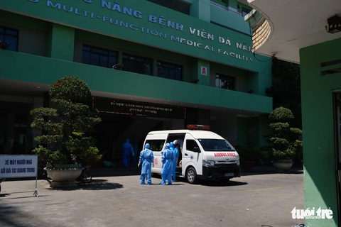 Chuyển bệnh nhân từ Bệnh viện Đà Nẵng sang các bệnh viện khác - Ảnh 1. Chuyển bệnh nhân từ Bệnh viện Đà Nẵng sang các bệnh viện khác - Ảnh 1.