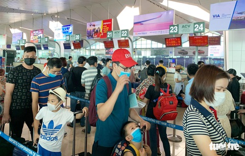 Hơn 2.000 người Nghệ An từ Đà Nẵng về, cách ly 4 người - Ảnh 1. Hơn 2.000 người Nghệ An từ Đà Nẵng về, cách ly 4 người - Ảnh 1.