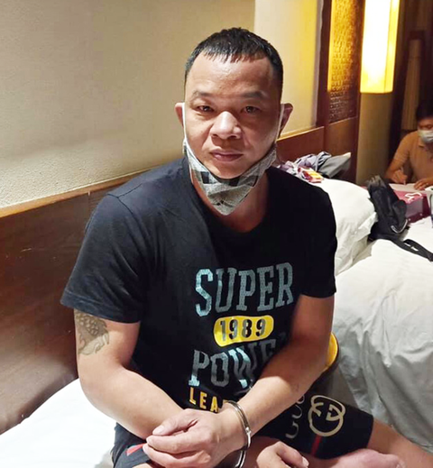 Hết hạn cách ly, Quảng Nam trục xuất nhóm người Trung Quốc nhập cảnh trái phép - Ảnh 2. Hết hạn cách ly, Quảng Nam trục xuất nhóm người Trung Quốc nhập cảnh trái phép - Ảnh 2.