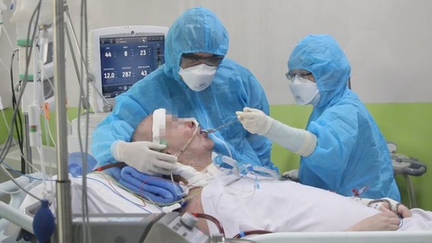 Đài BBC phỏng vấn phi công Anh: Tất cả bác sĩ giỏi nhất VN vào cuộc cứu anh ấy - Ảnh 3. Đài BBC phỏng vấn phi công Anh: Tất cả bác sĩ giỏi nhất VN vào cuộc cứu anh ấy - Ảnh 3.