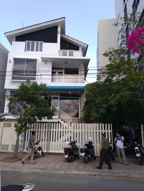 9 người Trung Quốc trong biệt thự ở Nha Trang: Ở khép kín, không ai biết họ làm gì - Ảnh 1. 9 người Trung Quốc trong biệt thự ở Nha Trang: Ở khép kín, không ai biết họ làm gì - Ảnh 1.