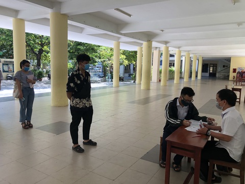 Học sinh lớp 12 thi tốt nghiệp mùa dịch: tự tin nhưng vẫn... lo - Ảnh 1. Học sinh lớp 12 thi tốt nghiệp mùa dịch: tự tin nhưng vẫn... lo - Ảnh 1.