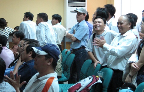 Chuyện chưa kể 20 năm thị trường chứng khoán Việt Nam - Kỳ 2: Những ngày ngây thơ, ngây ngất - Ảnh 2. Chuyện chưa kể 20 năm thị trường chứng khoán Việt Nam - Kỳ 2: Những ngày ngây thơ, ngây ngất - Ảnh 2.