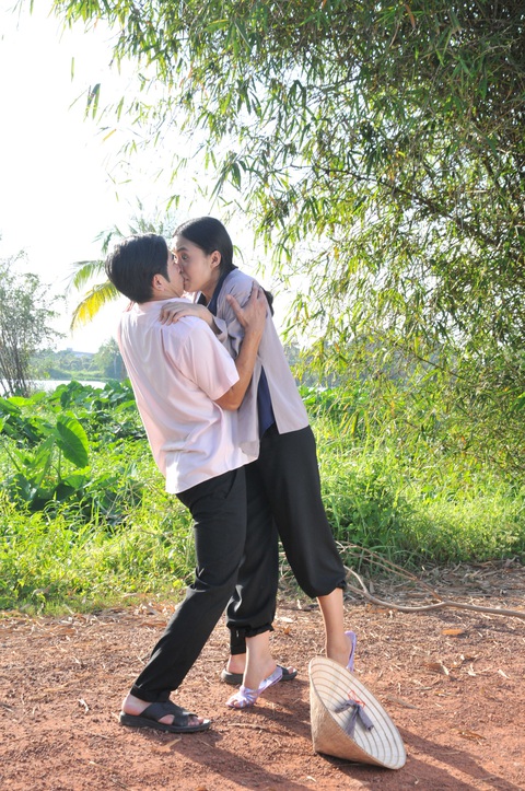Yêu trong đau thương: Bella Mai trăn trở giữa yêu và hận - Ảnh 4. Yêu trong đau thương: Bella Mai trăn trở giữa yêu và hận - Ảnh 4.