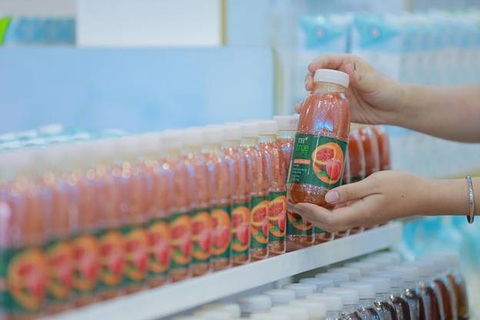 Mùa dịch, bí quyết tăng đề kháng với nước ép trái cây độc đáo từ táo và gấc - Ảnh 2. Mùa dịch, bí quyết tăng đề kháng với nước ép trái cây độc đáo từ táo và gấc - Ảnh 2.