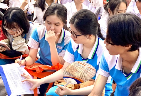 ĐH Luật TP.HCM, Y khoa Phạm Ngọc Thạch, Tài chính - marketing... công bố điểm sàn - Ảnh 1. ĐH Luật TP.HCM, Y khoa Phạm Ngọc Thạch, Tài chính - marketing... công bố điểm sàn - Ảnh 1.
