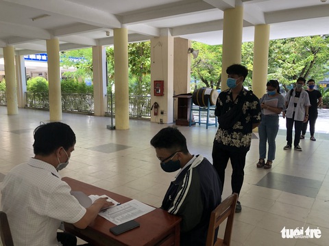 Căng mình chuẩn bị phương án thi tốt nghiệp THPT trong dịch COVID-19 - Ảnh 1. Căng mình chuẩn bị phương án thi tốt nghiệp THPT trong dịch COVID-19 - Ảnh 1.