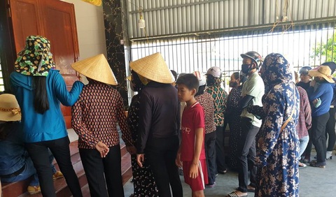 Mẹ mua xăng về đốt để tự tử cùng 3 con nhỏ vì mâu thuẫn với nhà chồng - Ảnh 2. Mẹ mua xăng về đốt để tự tử cùng 3 con nhỏ vì mâu thuẫn với nhà chồng - Ảnh 2.