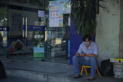 Đà Nẵng dừng bán các mặt hàng ăn uống mang về từ 13h ngày 30-7 - Ảnh 2. Đà Nẵng dừng bán các mặt hàng ăn uống mang về từ 13h ngày 30-7 - Ảnh 2.