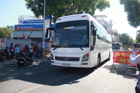 Đã chuyển hết người nhà bệnh nhân ra khỏi Bệnh viện Đà Nẵng - Ảnh 1. Đã chuyển hết người nhà bệnh nhân ra khỏi Bệnh viện Đà Nẵng - Ảnh 1.