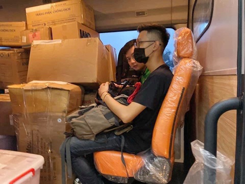 Hôm nay đón 120 bệnh nhân COVID-19: Rưng rưng 3 miền cảm xúc - Ảnh 1. Hôm nay đón 120 bệnh nhân COVID-19: Rưng rưng 3 miền cảm xúc - Ảnh 1.