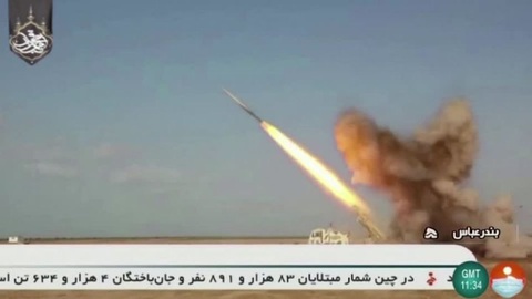 Iran tập trận tại vùng Vịnh trong bối cảnh căng thẳng với Mỹ - Ảnh 1. Iran tập trận tại vùng Vịnh trong bối cảnh căng thẳng với Mỹ - Ảnh 1.