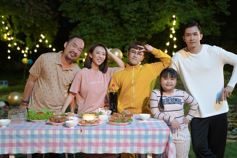 Thu Trang - Tiến Luật chờ ‘thời cơ’ khởi chiếu Chị Mười Ba phần 2 - Ảnh 4. Thu Trang - Tiến Luật chờ ‘thời cơ’ khởi chiếu Chị Mười Ba phần 2 - Ảnh 4.