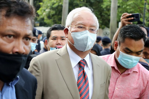 Cựu thủ tướng Malaysia bị tuyên án nặng - Ảnh 1. Cựu thủ tướng Malaysia bị tuyên án nặng - Ảnh 1.