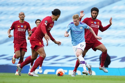 Chùm ảnh: Man City chào tân vương Liverpool, tặng luôn trận thua muối mặt - Ảnh 4. Chùm ảnh: Man City chào tân vương Liverpool, tặng luôn trận thua muối mặt - Ảnh 4.