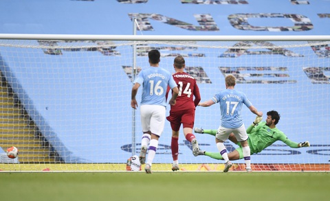 Chùm ảnh: Man City chào tân vương Liverpool, tặng luôn trận thua muối mặt - Ảnh 6. Chùm ảnh: Man City chào tân vương Liverpool, tặng luôn trận thua muối mặt - Ảnh 6.