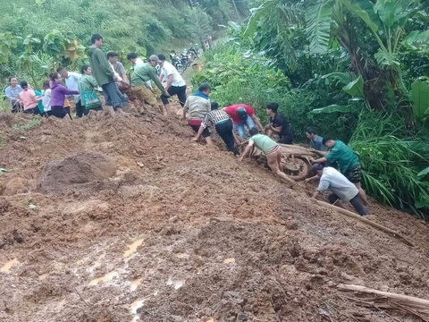 Mưa lớn tại Lai Châu, Lào Cai, một người bị lũ cuốn trôi - Ảnh 1. Mưa lớn tại Lai Châu, Lào Cai, một người bị lũ cuốn trôi - Ảnh 1.