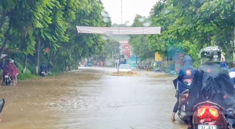 Mưa lớn tại Lai Châu, Lào Cai, một người bị lũ cuốn trôi - Ảnh 2. Mưa lớn tại Lai Châu, Lào Cai, một người bị lũ cuốn trôi - Ảnh 2.