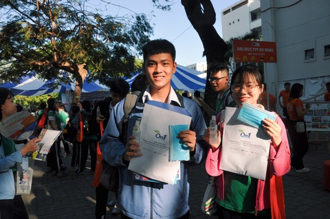 Sĩ tử 3 miền hào hứng với các chương trình tư vấn tuyển sinh - hướng nghiệp 2020 - Ảnh 2. Sĩ tử 3 miền hào hứng với các chương trình tư vấn tuyển sinh - hướng nghiệp 2020 - Ảnh 2.