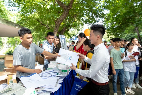 Sĩ tử 3 miền hào hứng với các chương trình tư vấn tuyển sinh - hướng nghiệp 2020 - Ảnh 4. Sĩ tử 3 miền hào hứng với các chương trình tư vấn tuyển sinh - hướng nghiệp 2020 - Ảnh 4.