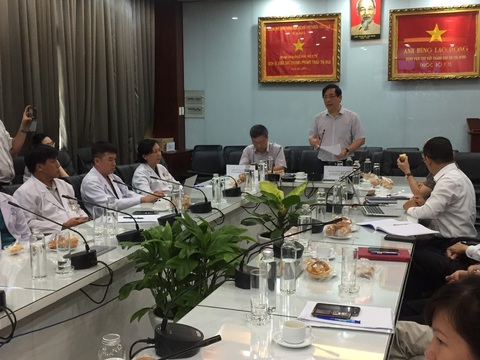 Phi công người Anh đã đủ điều kiện chuyển viện ngày 12-7 - Ảnh 1. Phi công người Anh đã đủ điều kiện chuyển viện ngày 12-7 - Ảnh 1.