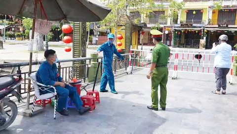 5 ca bệnh ở Quảng Nam: 2 người chăm mẹ tại bệnh viện, 3 sư cô ở chùa - Ảnh 1. 5 ca bệnh ở Quảng Nam: 2 người chăm mẹ tại bệnh viện, 3 sư cô ở chùa - Ảnh 1.