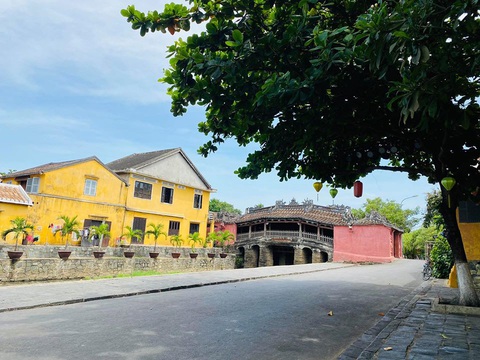 Hội An phong tỏa một tuyến phố trung tâm vì có người nhiễm COVID-19 - Ảnh 6. Hội An phong tỏa một tuyến phố trung tâm vì có người nhiễm COVID-19 - Ảnh 6.
