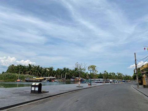 Hội An phong tỏa một tuyến phố trung tâm vì có người nhiễm COVID-19 - Ảnh 5. Hội An phong tỏa một tuyến phố trung tâm vì có người nhiễm COVID-19 - Ảnh 5.