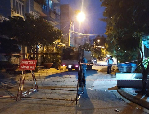 Phong tỏa một con đường ở Thủ Đức - Ảnh 1. Phong tỏa một con đường ở Thủ Đức - Ảnh 1.