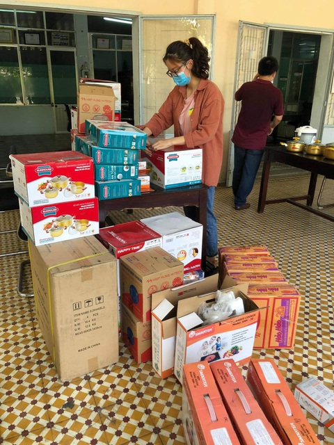 Kêu gọi tiếp sức hàng ngàn sinh viên đang ở các ký túc xá tại Đà Nẵng - Ảnh 1. Kêu gọi tiếp sức hàng ngàn sinh viên đang ở các ký túc xá tại Đà Nẵng - Ảnh 1.