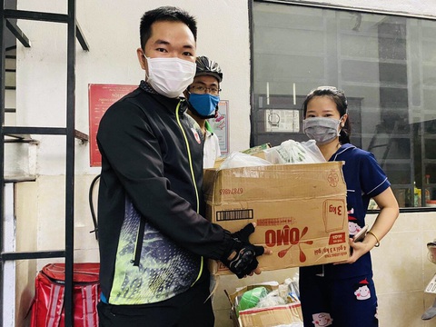 Kêu gọi tiếp sức hàng ngàn sinh viên đang ở các ký túc xá tại Đà Nẵng - Ảnh 3. Kêu gọi tiếp sức hàng ngàn sinh viên đang ở các ký túc xá tại Đà Nẵng - Ảnh 3.
