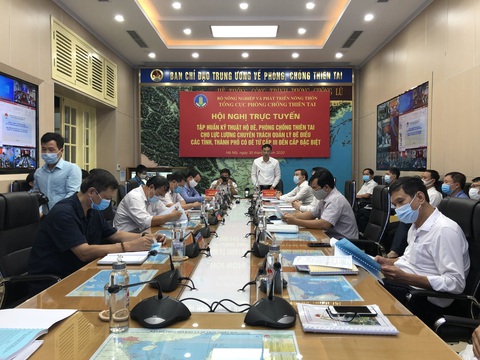 Áp thấp trên Biển Đông gây mưa kéo dài nhất từ đầu năm - Ảnh 1. Áp thấp trên Biển Đông gây mưa kéo dài nhất từ đầu năm - Ảnh 1.