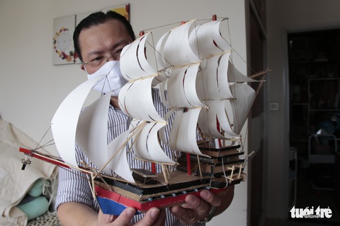 Thức đêm làm thuyền mô hình tặng bệnh nhi ung thư - Ảnh 7. Thức đêm làm thuyền mô hình tặng bệnh nhi ung thư - Ảnh 7.