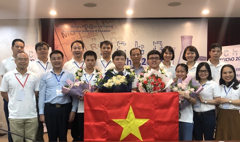 Giành 4 HCV Olympic Hóa học quốc tế 2020, Việt Nam xếp thứ hai sau Mỹ - Ảnh 1. Giành 4 HCV Olympic Hóa học quốc tế 2020, Việt Nam xếp thứ hai sau Mỹ - Ảnh 1.
