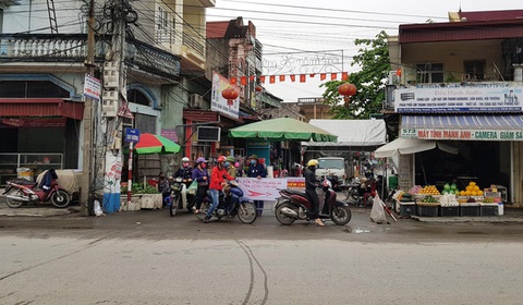 Hà Nội yêu cầu giãn cách 1 mét, nhiều địa phương cấm bar, karaoke, quán vỉa hè từ 1-8 - Ảnh 3. Hà Nội yêu cầu giãn cách 1 mét, nhiều địa phương cấm bar, karaoke, quán vỉa hè từ 1-8 - Ảnh 3.