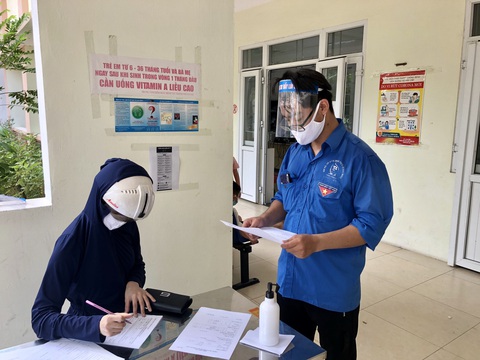 Hà Nội: Đưa đoàn viên, thanh niên hỗ trợ xét nghiệm nhanh COVID-19 - Ảnh 1. Hà Nội: Đưa đoàn viên, thanh niên hỗ trợ xét nghiệm nhanh COVID-19 - Ảnh 1.