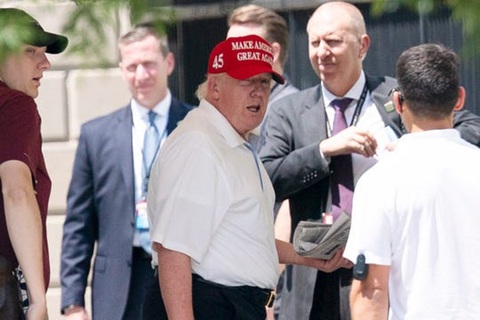 Ông Trump mừng Quốc khánh Mỹ trên núi Rushmore - Ảnh 2. Ông Trump mừng Quốc khánh Mỹ trên núi Rushmore - Ảnh 2.