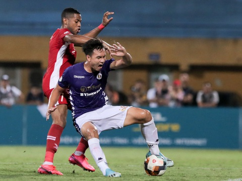 HLV Hà Nội FC: Chúng tôi chỉ còn 13 cầu thủ lành lặn - Ảnh 1. HLV Hà Nội FC: Chúng tôi chỉ còn 13 cầu thủ lành lặn - Ảnh 1.