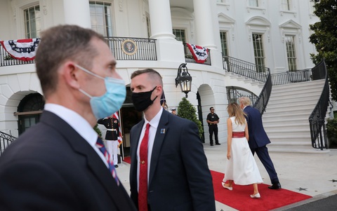 Giới khoa học lên án WHO phớt lờ mối nguy virus corona lây qua không khí - Ảnh 3. Giới khoa học lên án WHO phớt lờ mối nguy virus corona lây qua không khí - Ảnh 3.