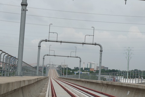 Đề nghị tổng thầu rà soát sự cố gối cao su bị rơi tại gói thầu CP2 tuyến metro số 1 - Ảnh 1. Đề nghị tổng thầu rà soát sự cố gối cao su bị rơi tại gói thầu CP2 tuyến metro số 1 - Ảnh 1.
