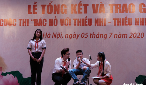 Xúc động câu chuyện cậu bé Long xe lăn mở không gian đọc miễn phí - Ảnh 1. Xúc động câu chuyện cậu bé Long xe lăn mở không gian đọc miễn phí - Ảnh 1.