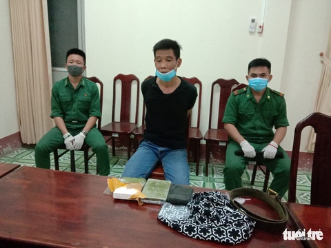 Bắt 2 nghi phạm nghi chuyển heroin và ma túy đá qua ngõ Campuchia - Ảnh 1. Bắt 2 nghi phạm nghi chuyển heroin và ma túy đá qua ngõ Campuchia - Ảnh 1.