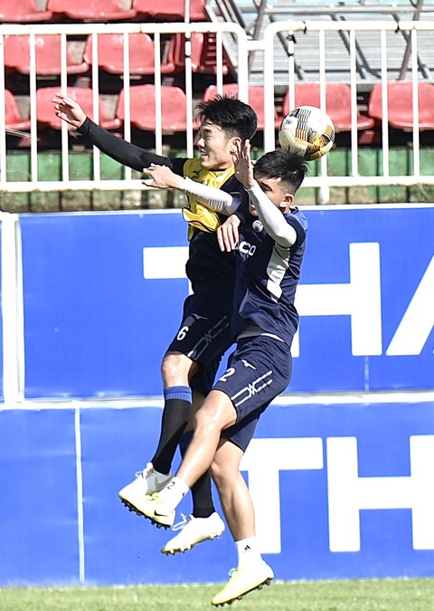 Tiền vệ Kelly chấn thương, Xuân Trường đá chính - Ảnh 4. Tiền vệ Kelly chấn thương, Xuân Trường đá chính - Ảnh 4.