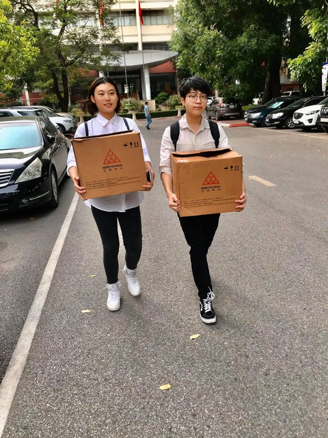 Mũ cách ly di động của hai học sinh Việt Nam - Ảnh 2. Mũ cách ly di động của hai học sinh Việt Nam - Ảnh 2.