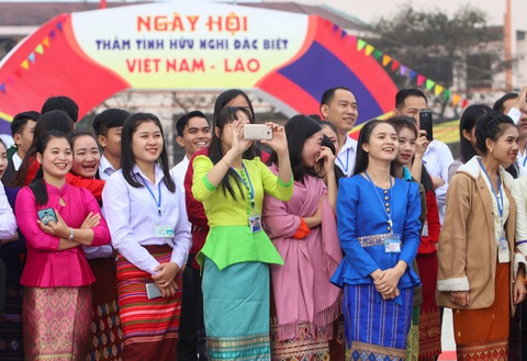 Bộ Giáo dục và Đào tạo thông báo tuyển 60 ứng viên đi du học tại Lào - Ảnh 1. Bộ Giáo dục và Đào tạo thông báo tuyển 60 ứng viên đi du học tại Lào - Ảnh 1.