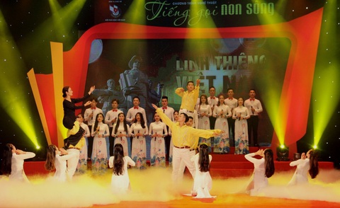 Tiếng gọi non sông – Lời tri ân những người con trung hiếu - Ảnh 1. Tiếng gọi non sông – Lời tri ân những người con trung hiếu - Ảnh 1.